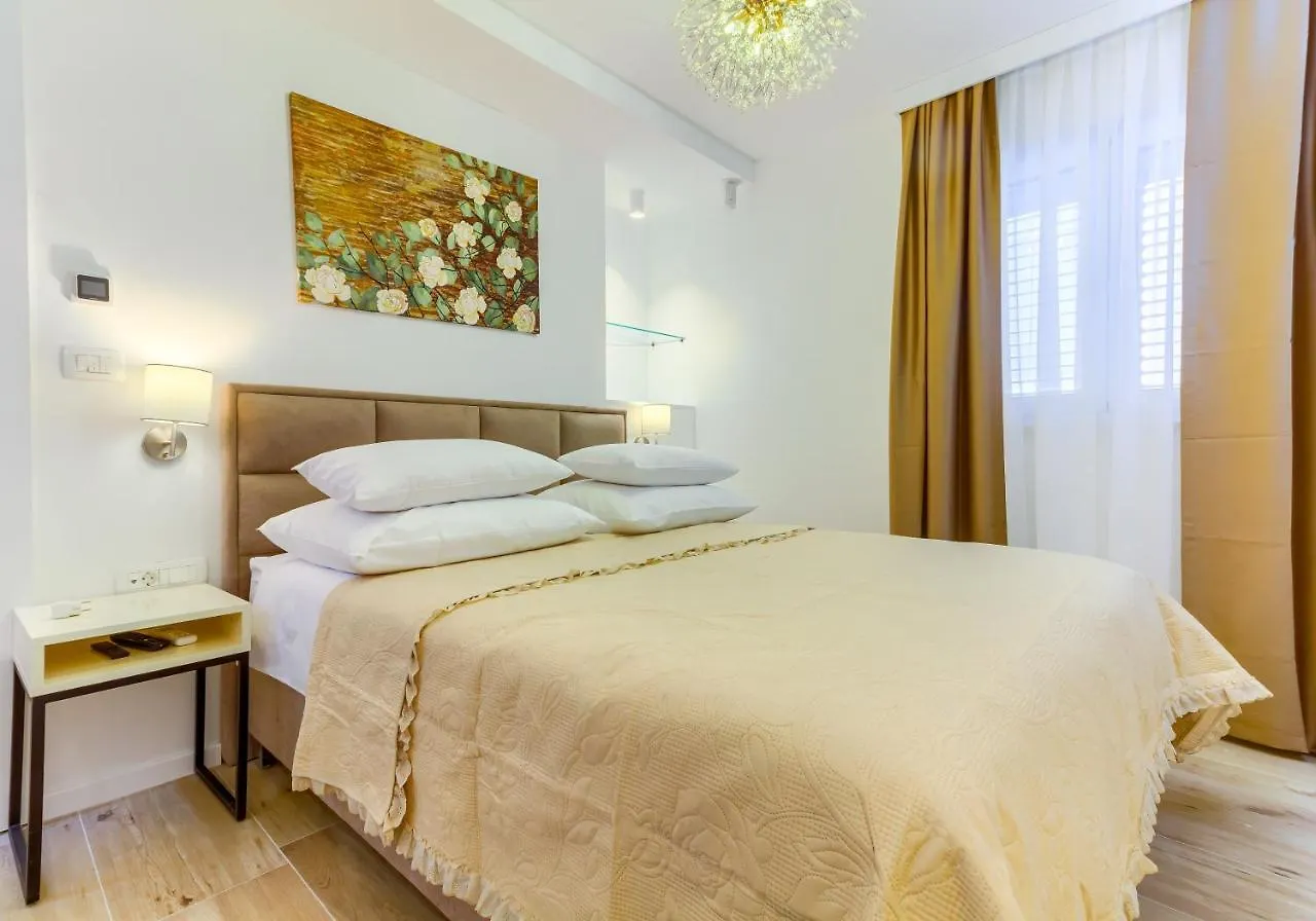 Irini Luxury Rooms Split 4*,  Croácia