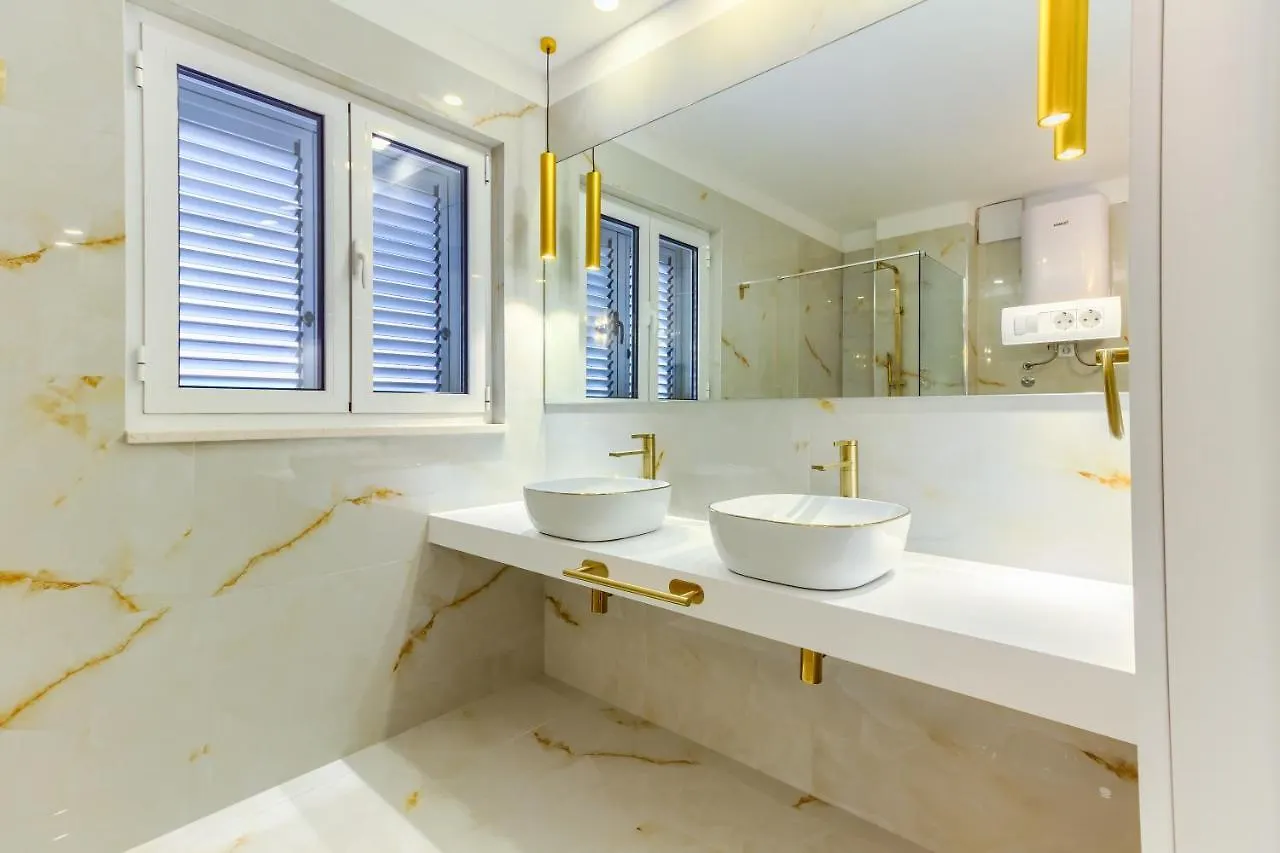 Irini Luxury Rooms Split 4*,  Croácia