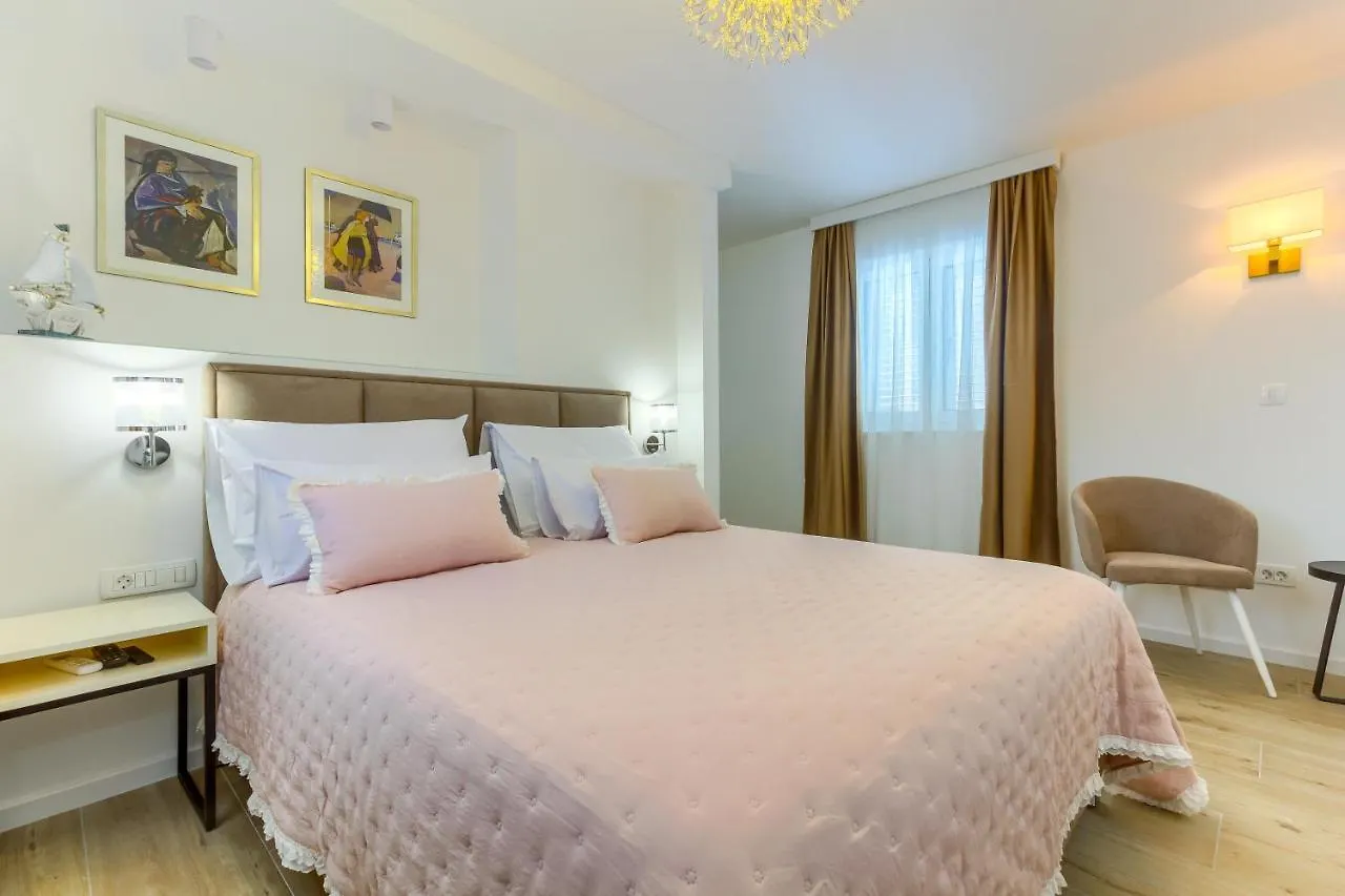Alojamento de Acomodação e Pequeno-almoço Irini Luxury Rooms Split