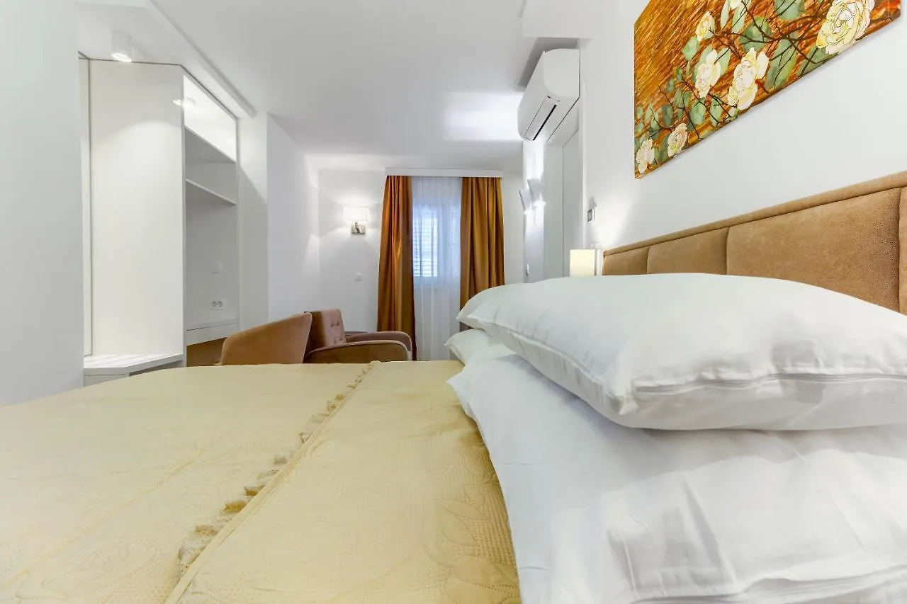 Alojamento de Acomodação e Pequeno-almoço Irini Luxury Rooms Split