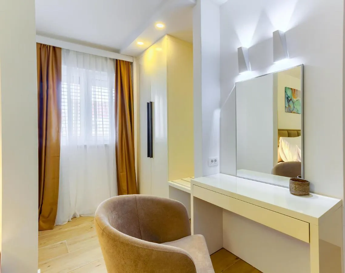 Irini Luxury Rooms Split Alojamento de Acomodação e Pequeno-almoço