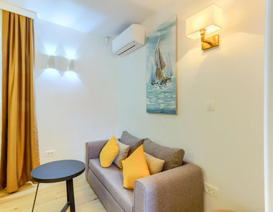 Irini Luxury Rooms Split Bed & Breakfast
